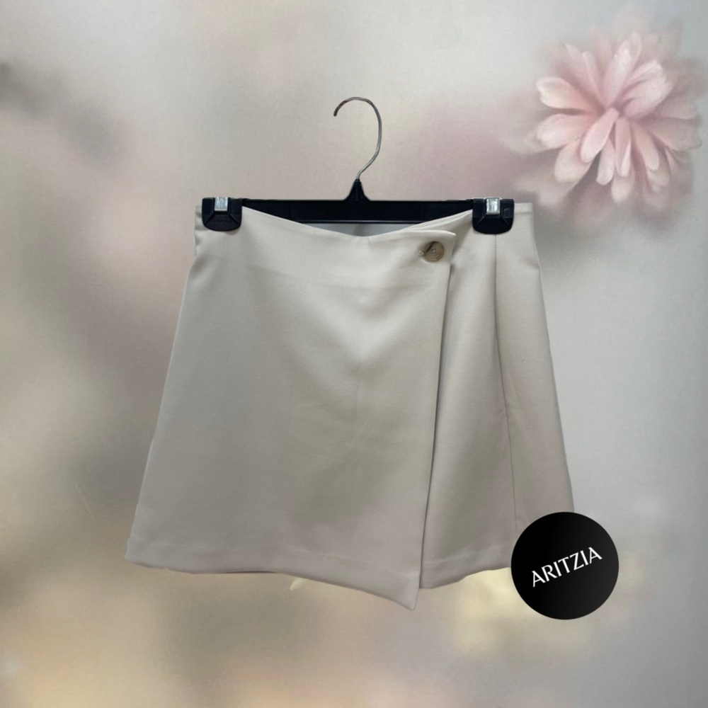 Aritzia - Babaton - Beige Button Wrap Skirt